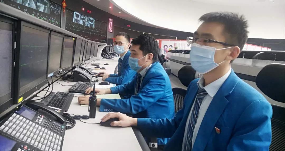 人民日?qǐng)?bào)：開(kāi)學(xué)季，天津地鐵3號(hào)線(xiàn)暖心服務(wù)，保證師生無(wú)憂(yōu)出行